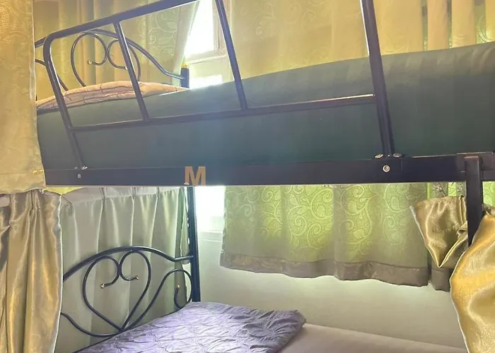 Lemon Tree Khaosan Hostel