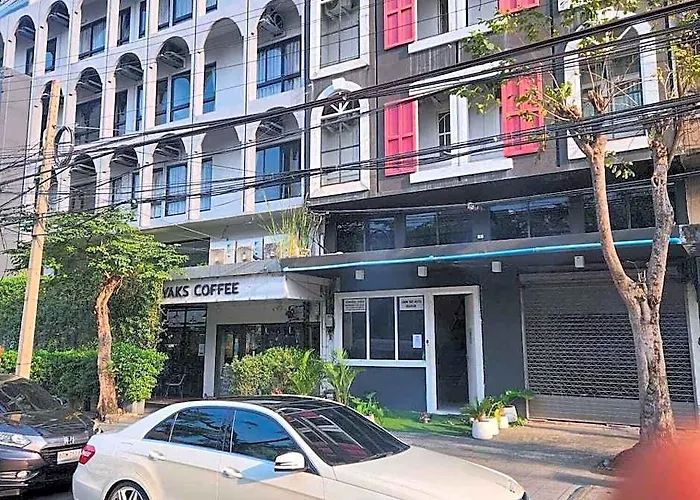 Lemon Tree Khaosan Hostel